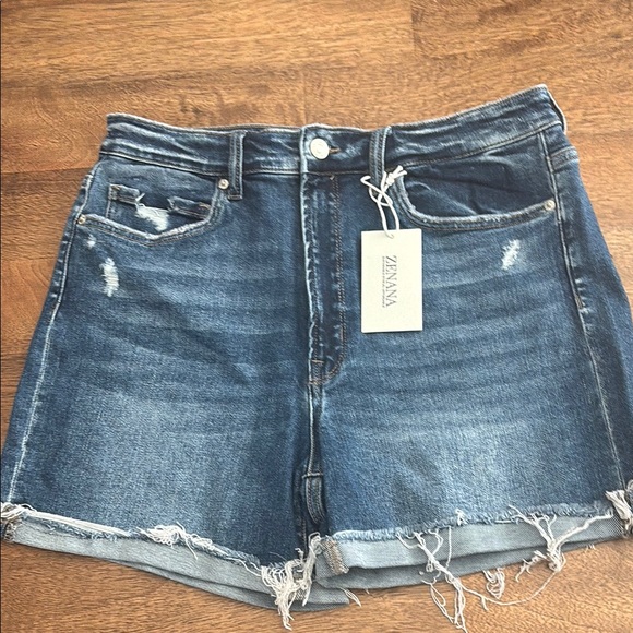 Zenana Outfitters Pants - Zenana Outfitters Blue Jean Shorts Distressed Style